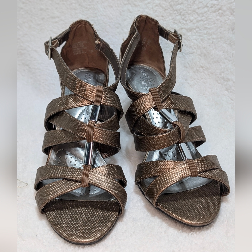 Dexflex Comfort Women’s 8.5W Strappy Caged Open Toe Copper Metallic Sandal Heels